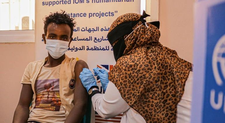 Covid-19 : 7.500 migrants visés par une campagne de vaccination au Yémen (OIM)